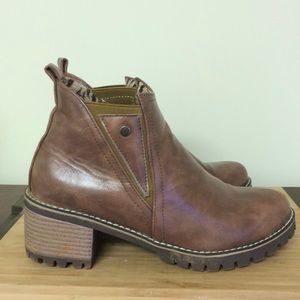 Brown boots